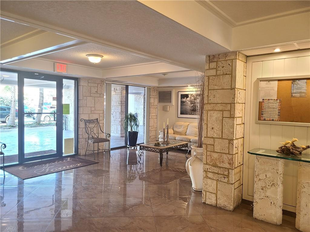 CRYSTAL TOWER - Residential