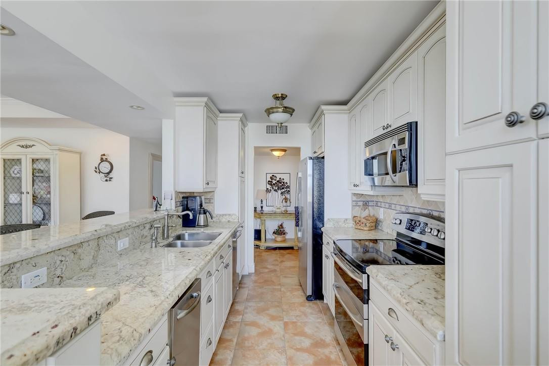 CRYSTAL TOWER - Residential