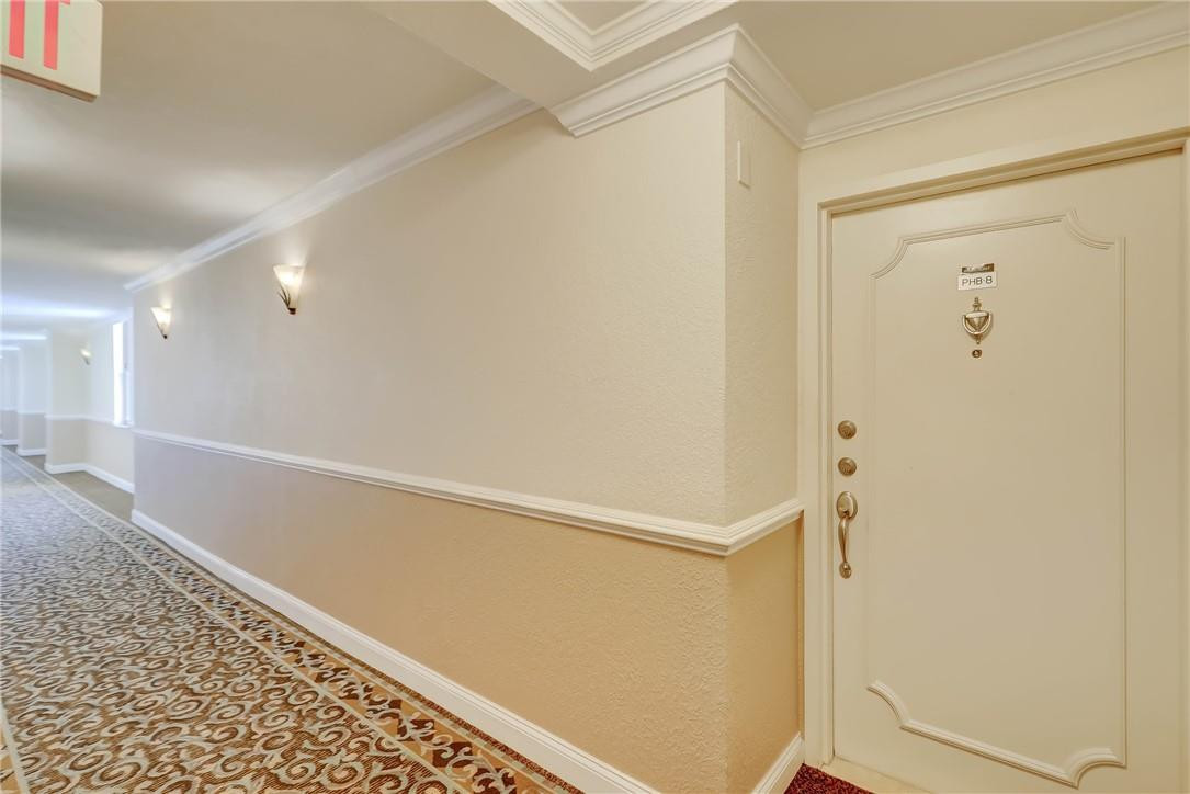 CRYSTAL TOWER - Residential