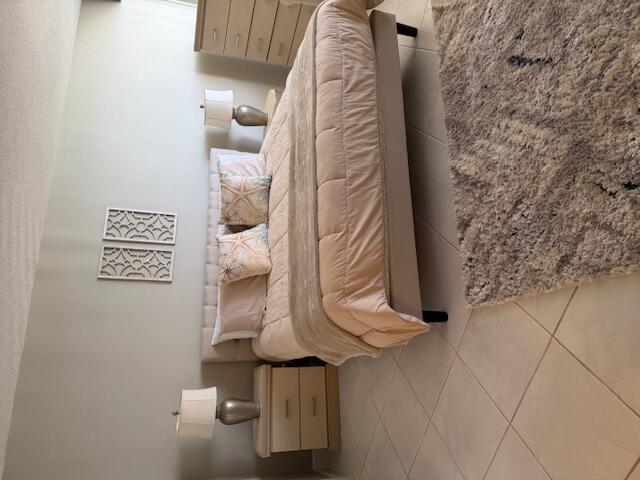 PLAZA SOUTH CONDO - Residential