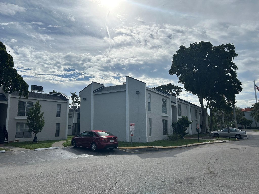 Arbor Keys Condo - Residential