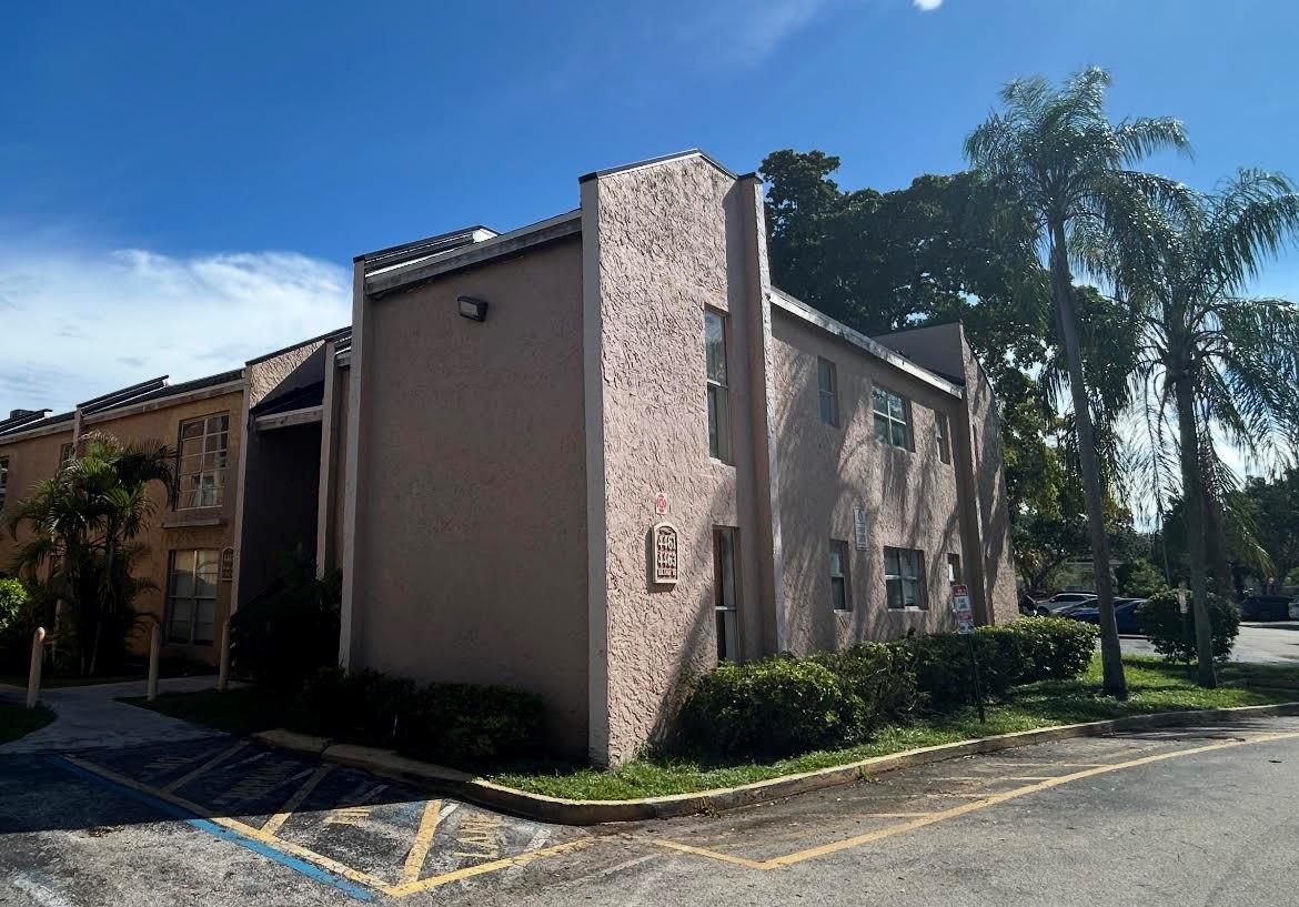 *** INVESTORS – Don’t miss this amazing opportunity! Beautiful, bright corner unit featuring 3 bedrooms and 2 bathrooms. This community allows immediate rentals after purchase. Enjoy a modern remodeled kitchen and bathrooms, new elegant tile flooring throughout, freshly painted and the convenience of an in-unit washer and dryer. Relax on your large screened-in patio. close to shopping, dining, major highways, and public transportation. Community on the Rise! A $5M+ revitalization project is already funded and underway — including new roofs, repaved parking lots, fresh exterior paint, upgraded pool, landscaping, and more!  All special assessments have been PAID IN FULL by the seller! Enjoy the benefits of a completely refreshed community without any extra costs. schedule your appointment .