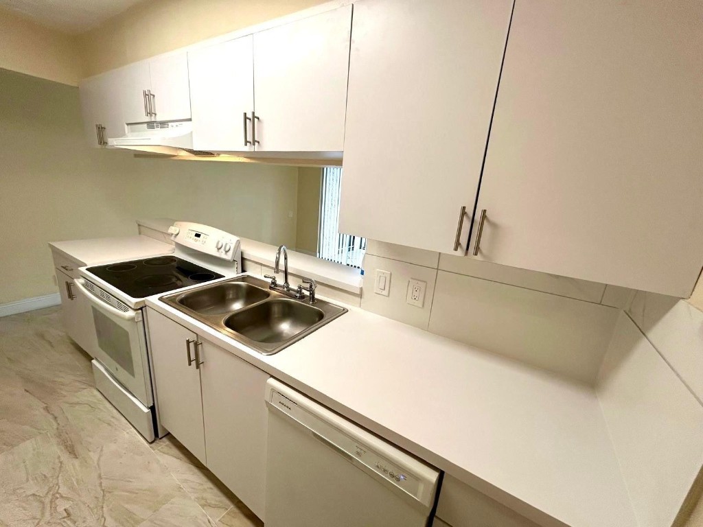 Arbor Keys Condo - Residential