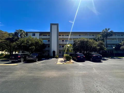 1805 Eleuthera Pt Unit B2, Coconut Creek, FL MLS: F10490974