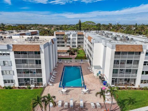 A home in Lake Worth Beach