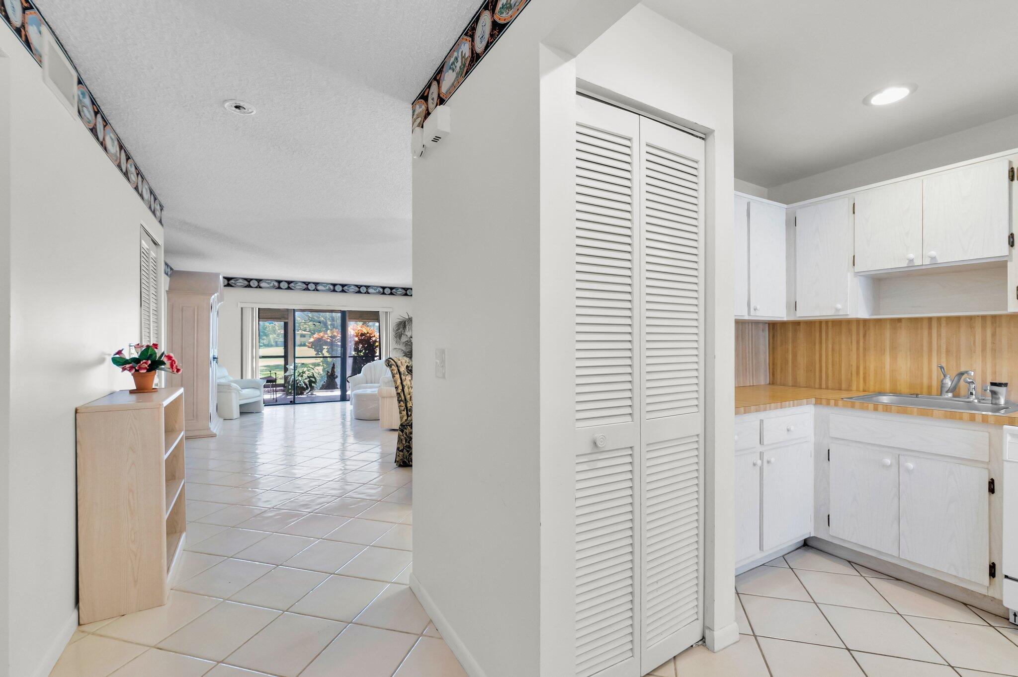 7 Stratford Drive C