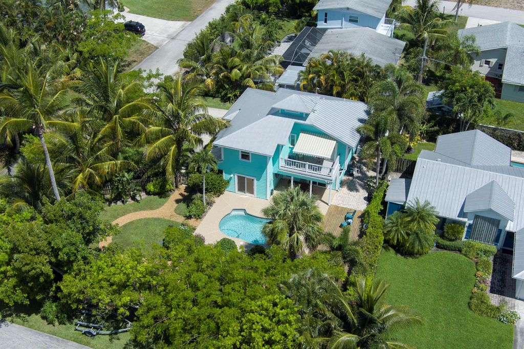 Photo of 4095 SE Bay Avenue, Stuart, FL 34997 (MLS # R10993931)