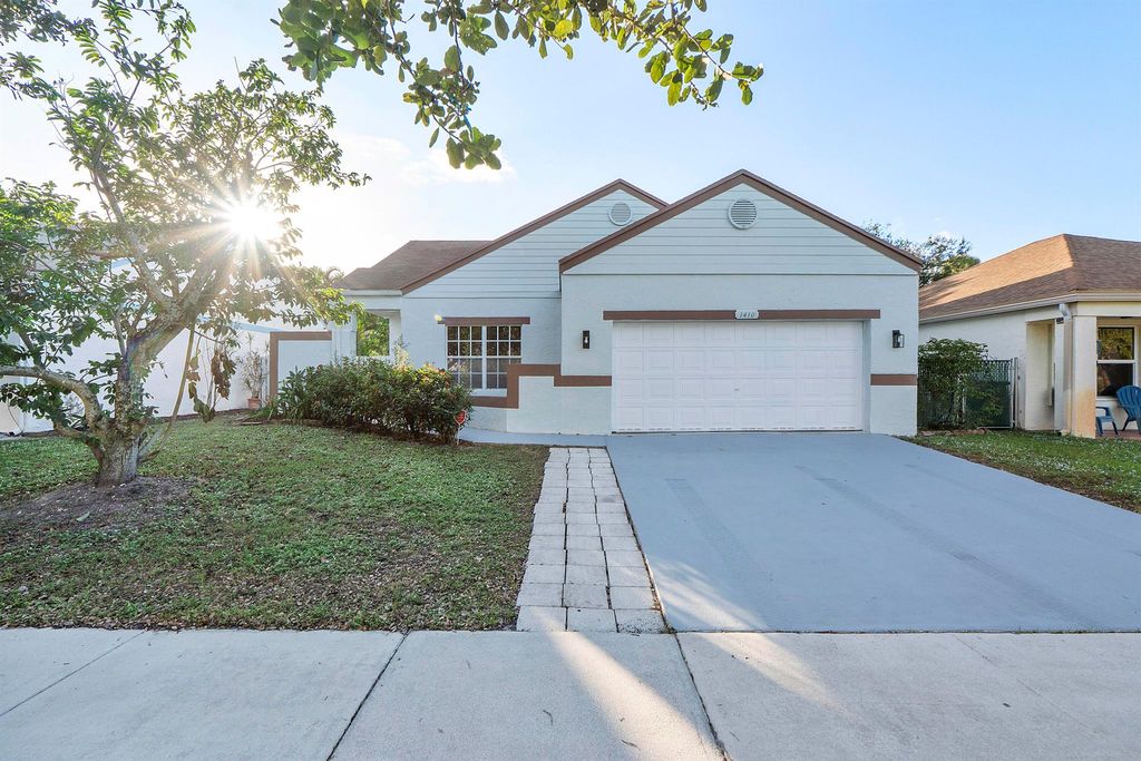 Photo of 1410 SW 85th Terrace, Pembroke Pines, FL 33025 (MLS # R11145140)