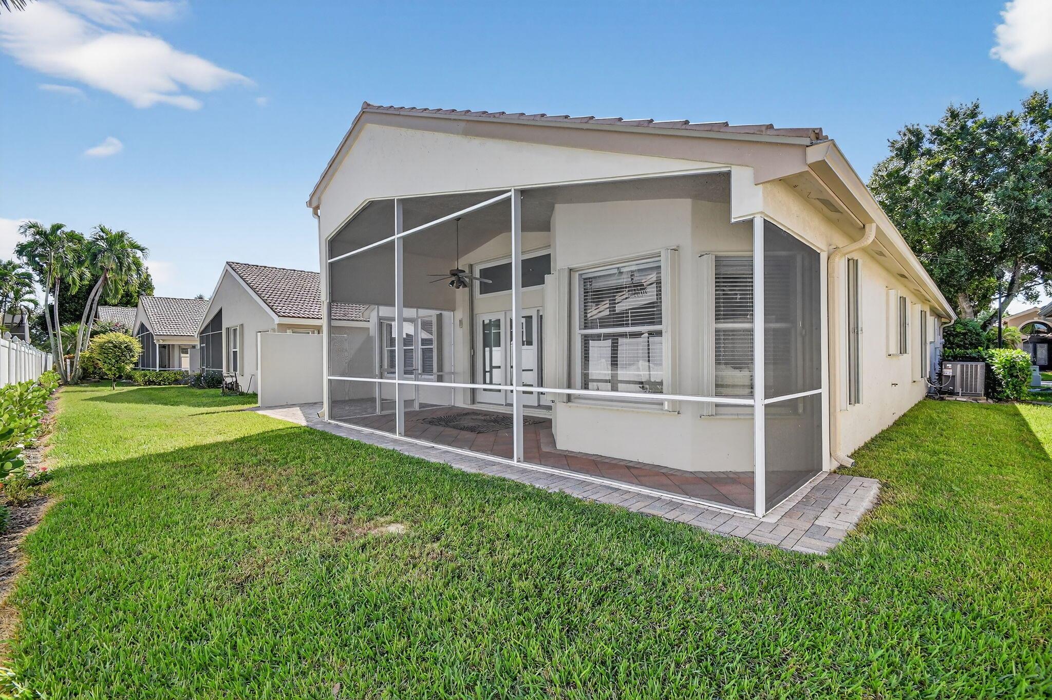 VALENCIA LAKES - Residential