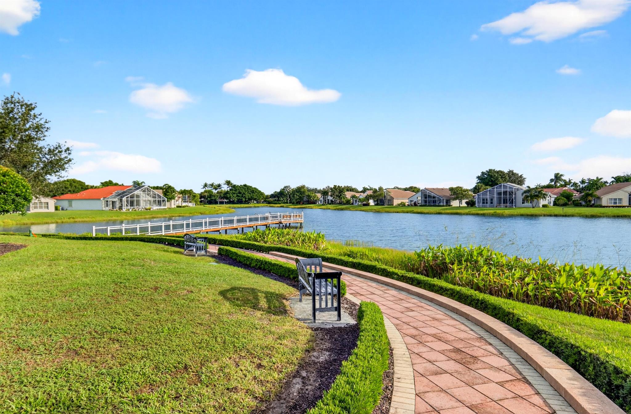 VALENCIA LAKES - Residential