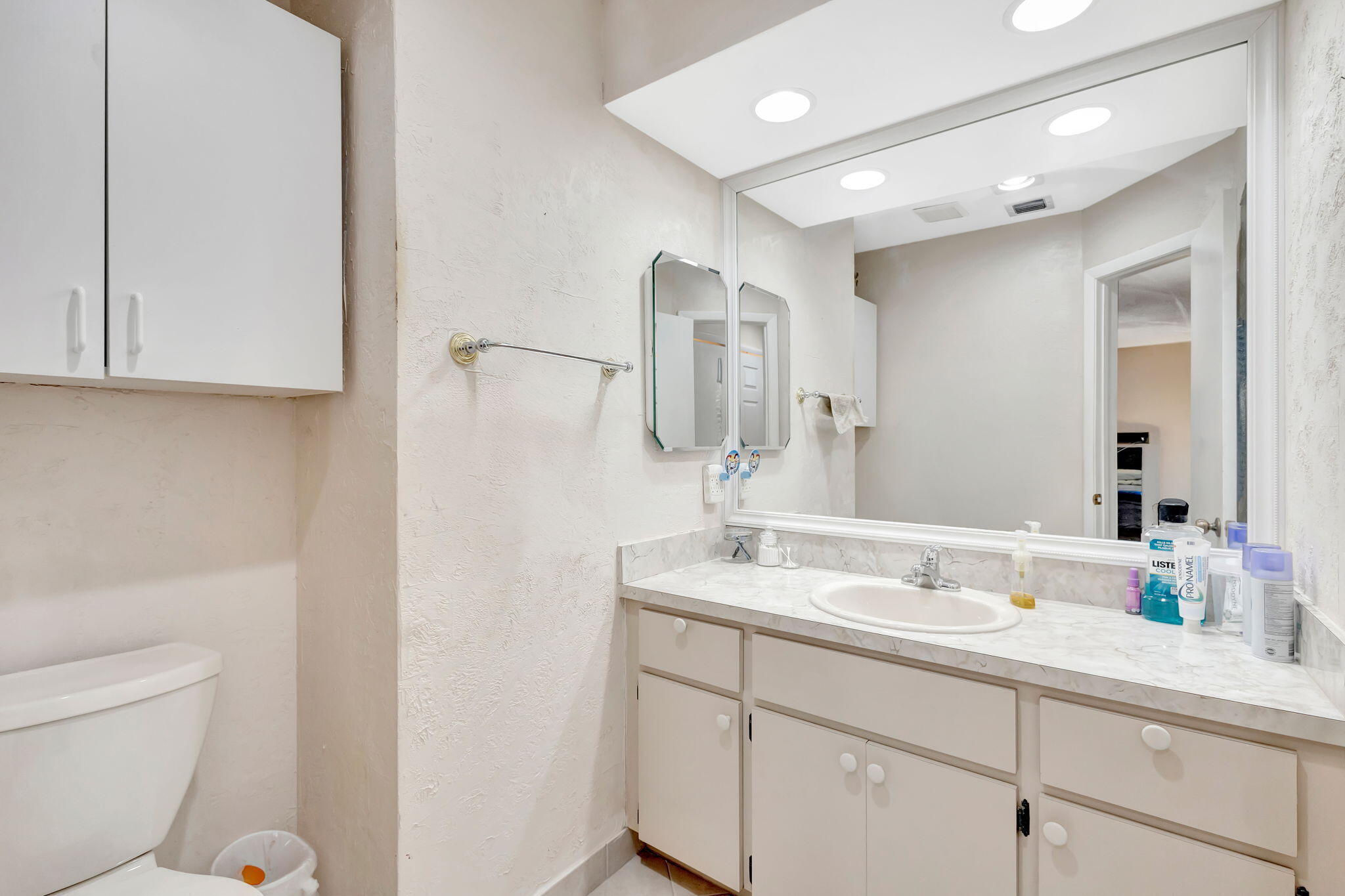 VILLAGE WALK - Residential