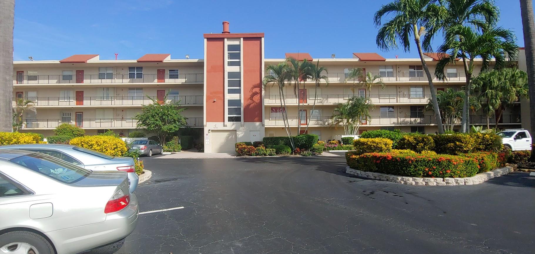 VILLAGES OF ORIOLE DEAUVILLE CONDO - Residential Lease