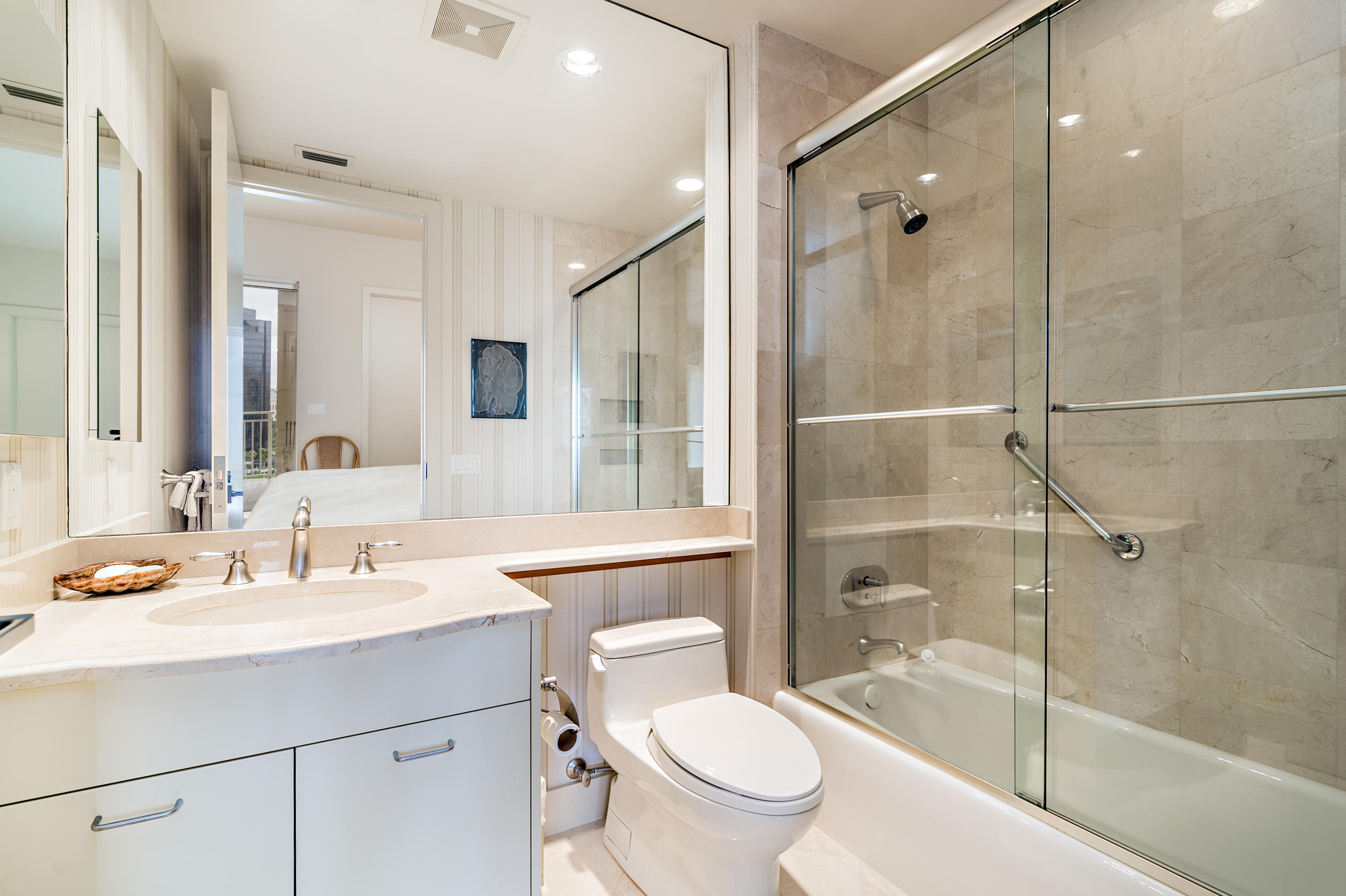 ONE WATERMARK PLACE OF THE PALM BEACHES - Residential