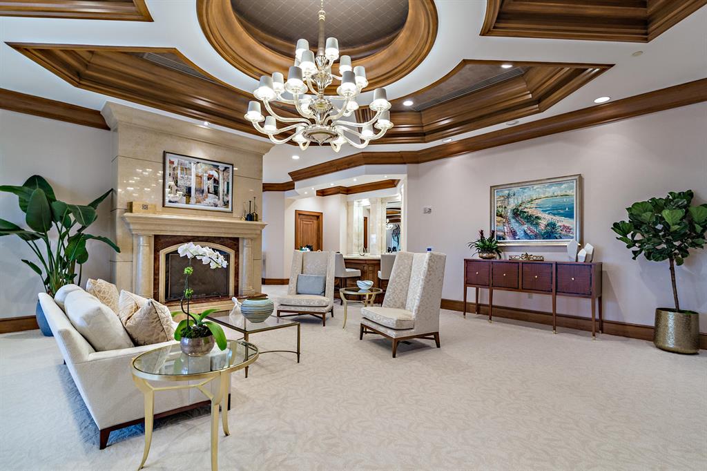 ONE WATERMARK PLACE OF TH - Residential