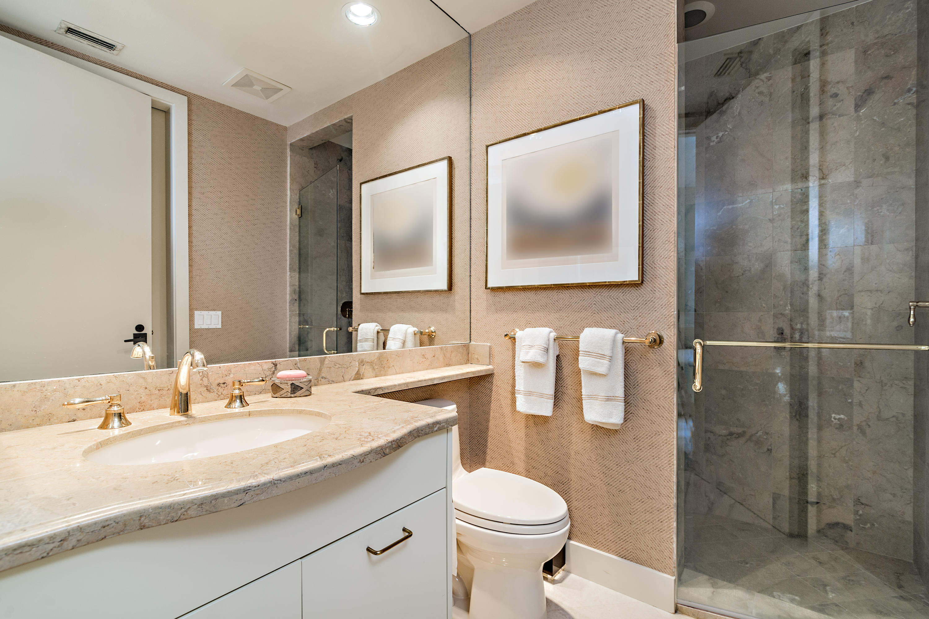 ONE WATERMARK PLACE OF THE PALM BEACHES - Residential