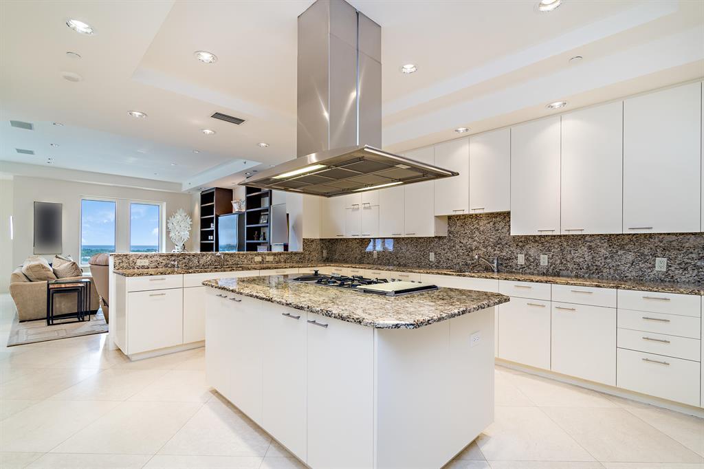 ONE WATERMARK PLACE OF TH - Residential