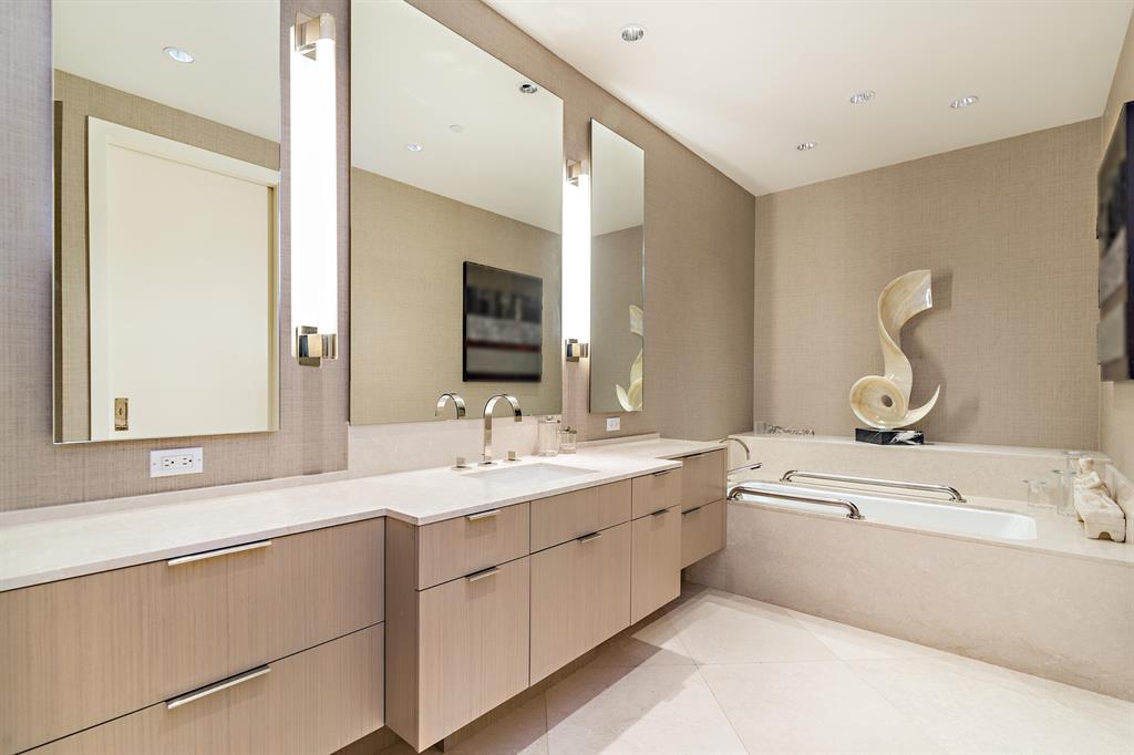 ONE WATERMARK PLACE OF TH - Residential