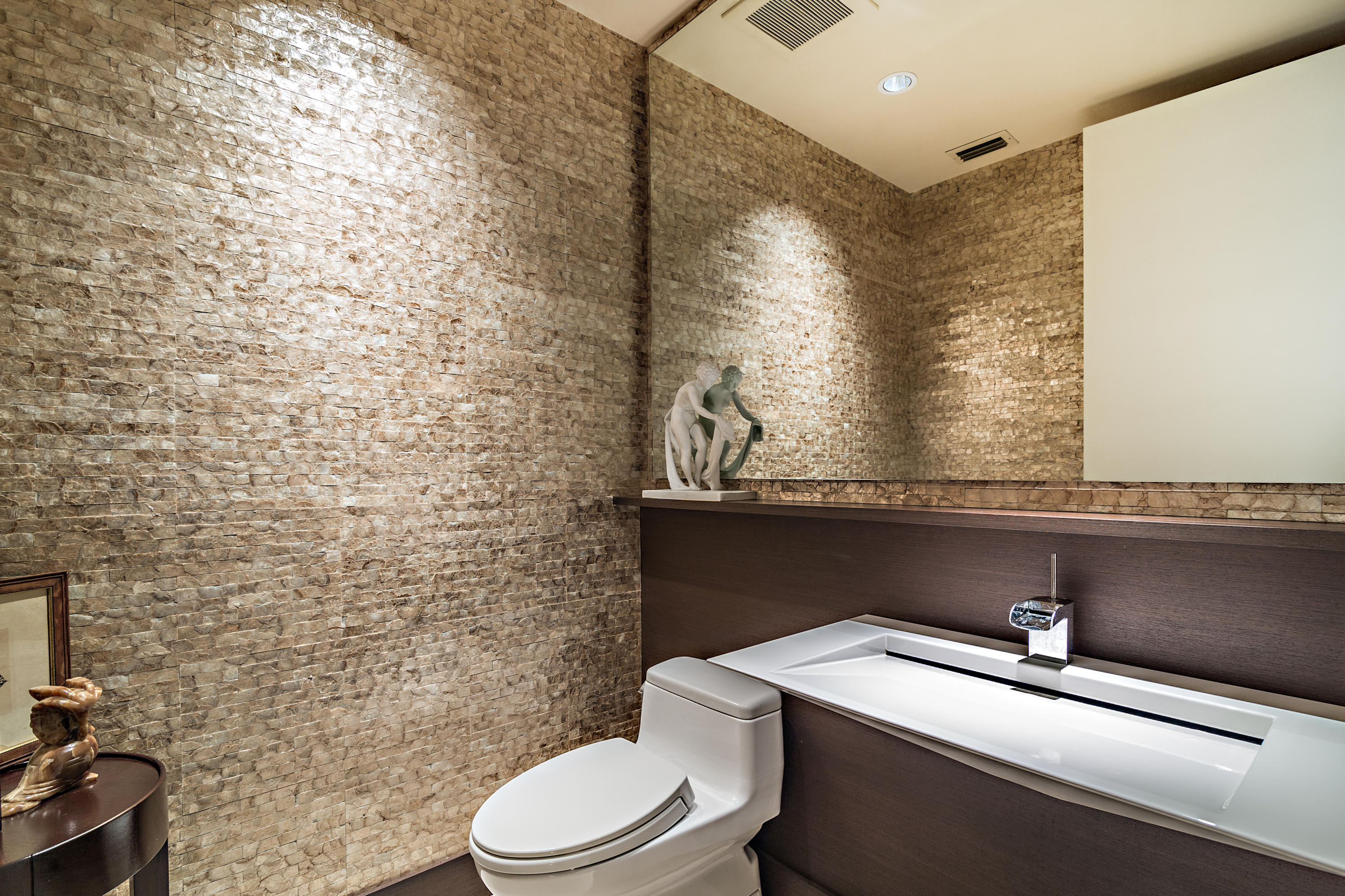 ONE WATERMARK PLACE OF THE PALM BEACHES - Residential