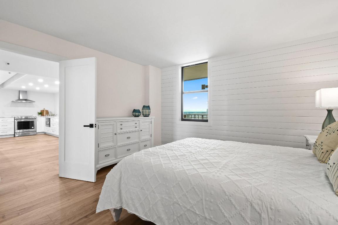 TEQUESTA TOWERS CONDO - Residential