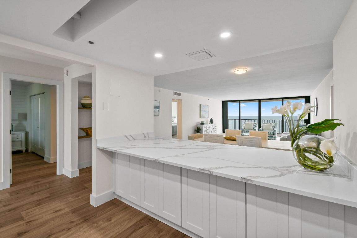 TEQUESTA TOWERS CONDO - Residential