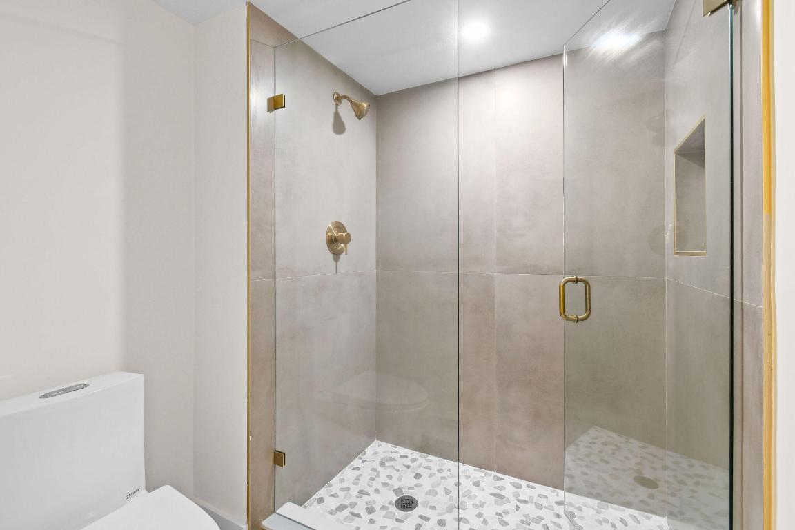 TEQUESTA TOWERS CONDO - Residential