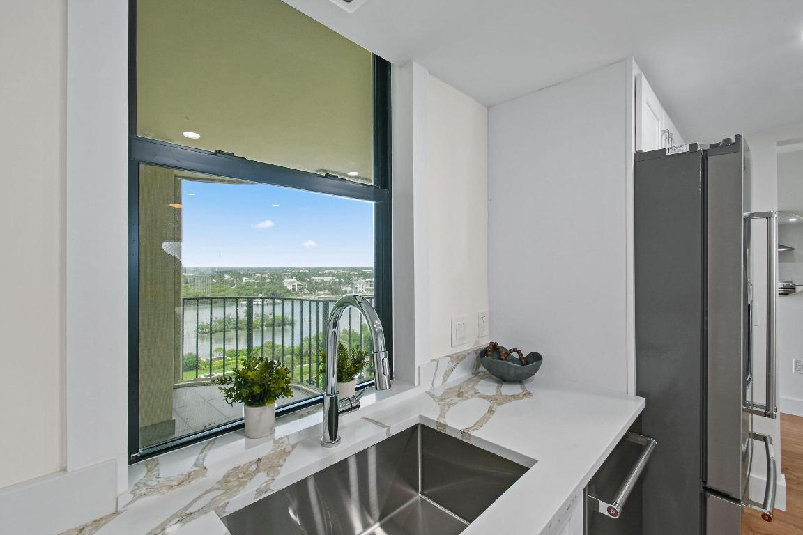TEQUESTA TOWERS CONDO - Residential