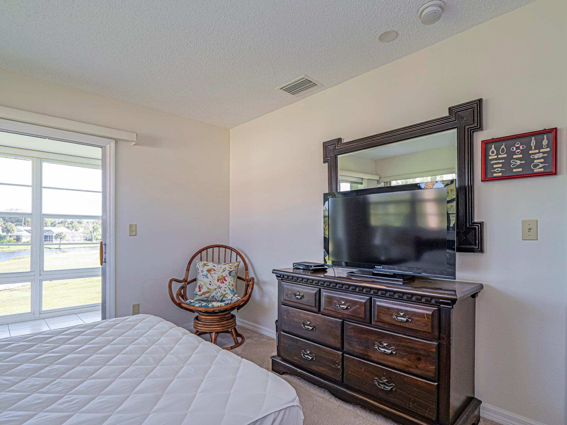 VISTA ROYALE PHASE IV BLD - Residential Lease