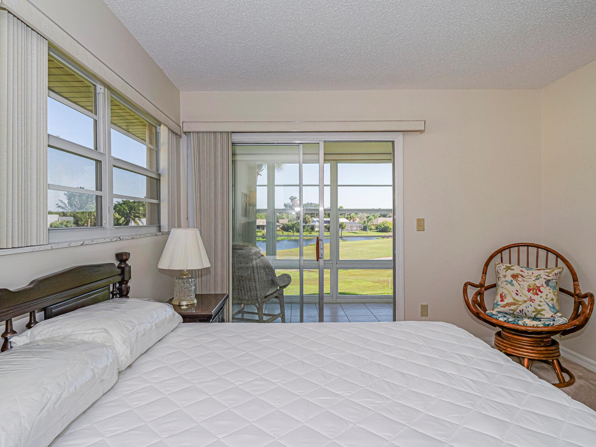 VISTA ROYALE PHASE IV BLD - Residential Lease