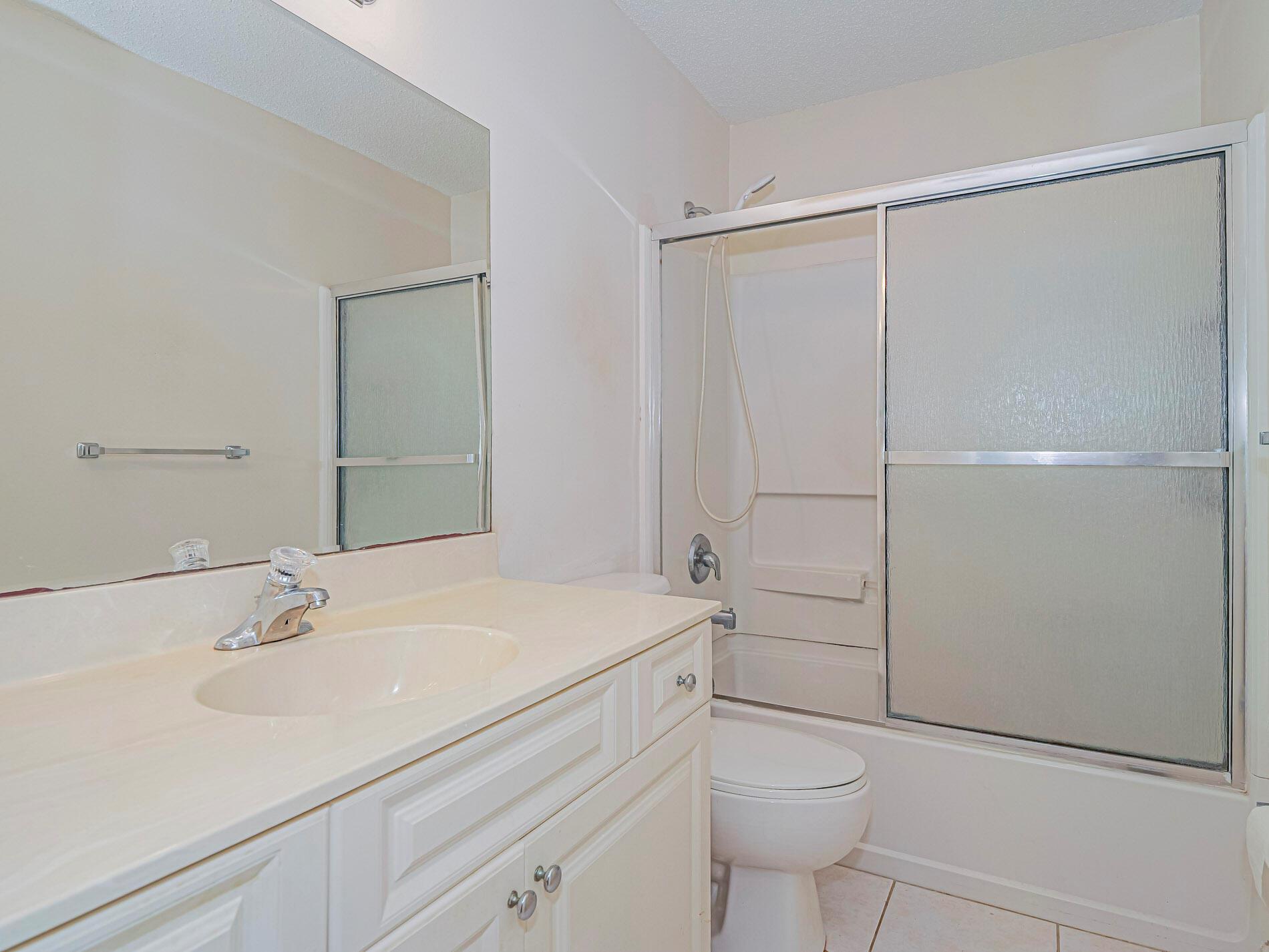 VISTA ROYALE PHASE IV BLD - Residential Lease