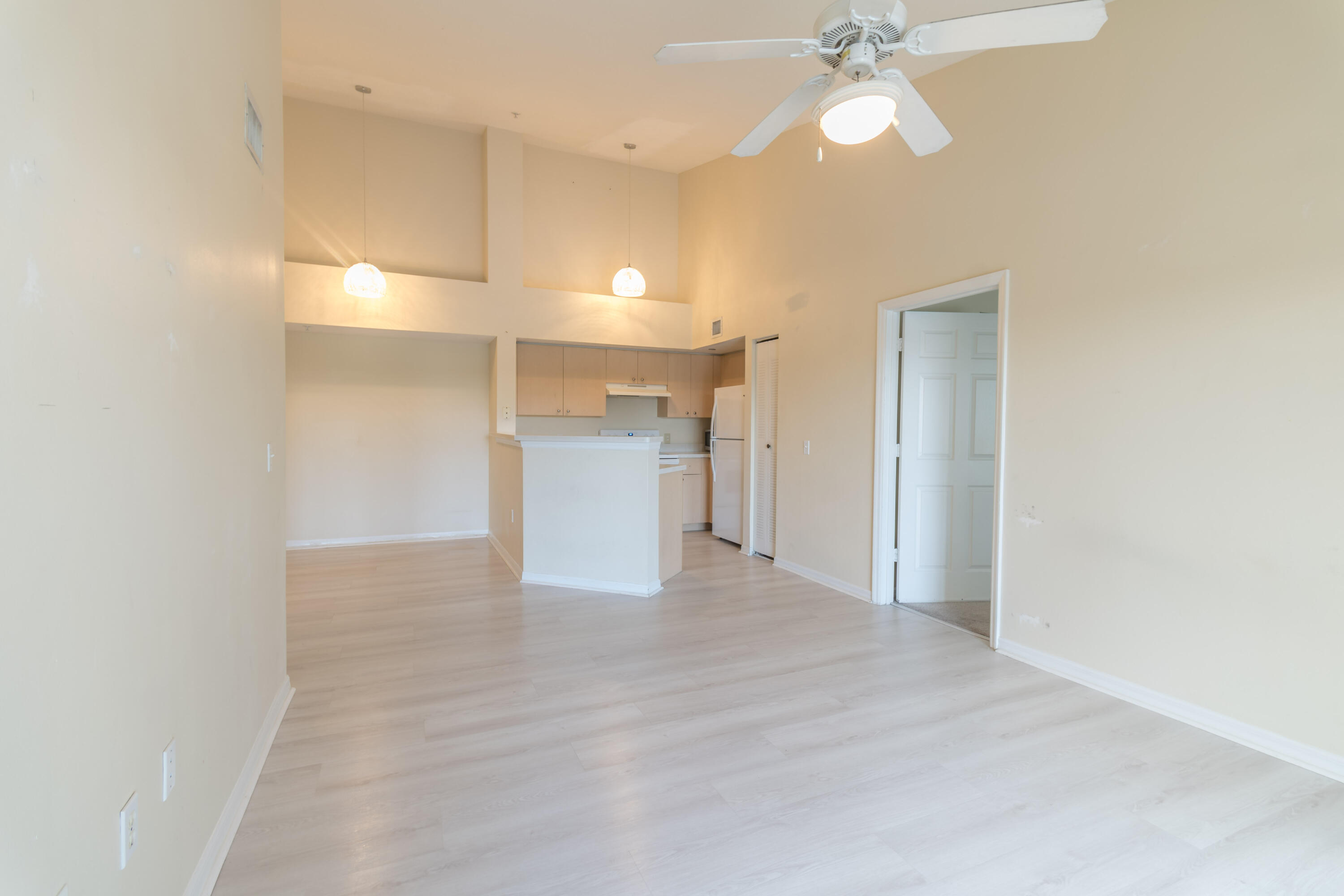 EMERALD ISLE AT LAGUNA LA - Residential Lease