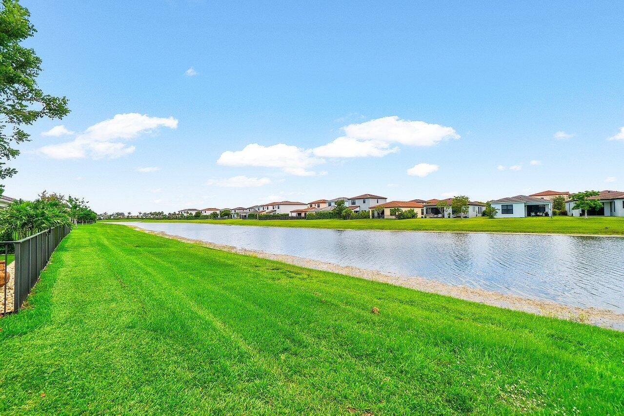 CRESSWIND PALM BEACH - Residential