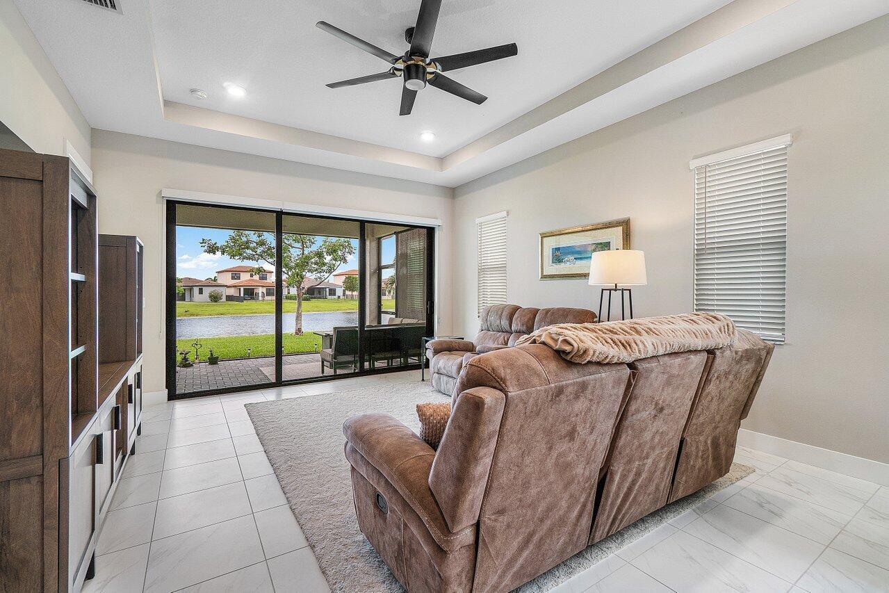 CRESSWIND PALM BEACH - Residential