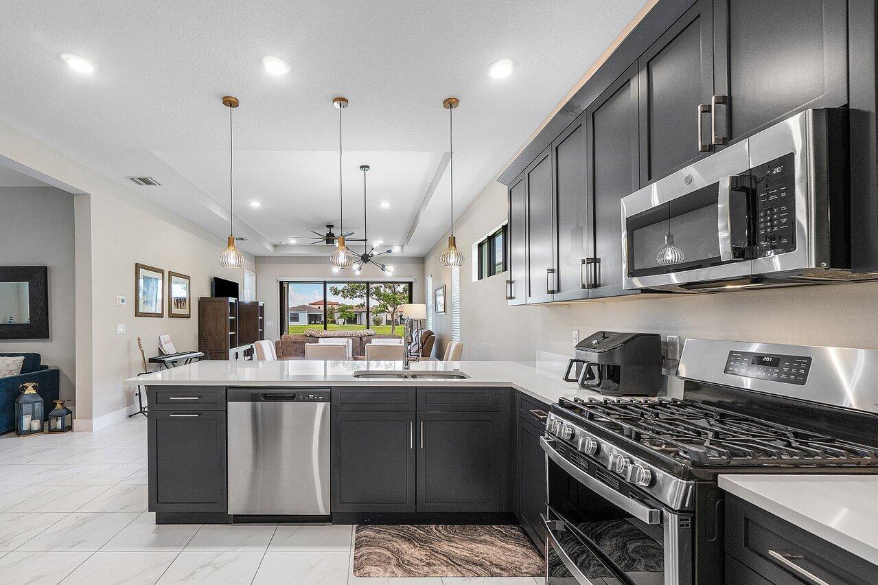 CRESSWIND PALM BEACH - Residential