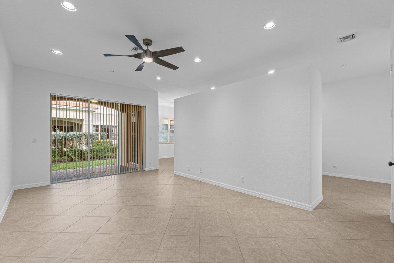 CARRIAGE POINTE TOWNHOMES PUD - Residential