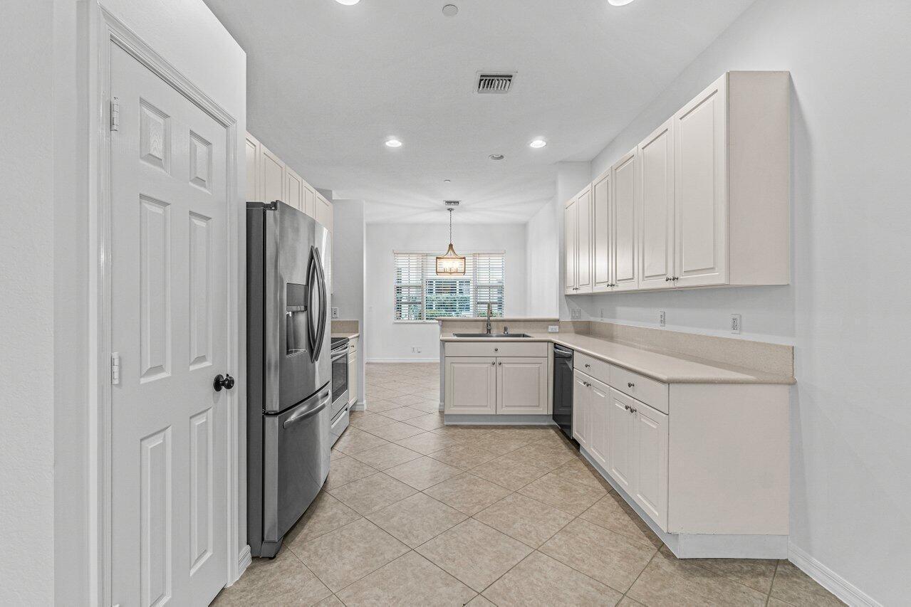 CARRIAGE POINTE TOWNHOMES PUD - Residential