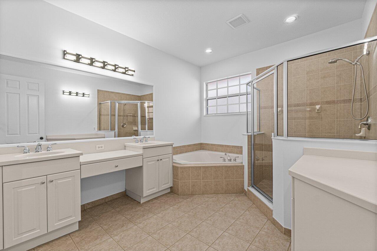 CARRIAGE POINTE TOWNHOMES PUD - Residential