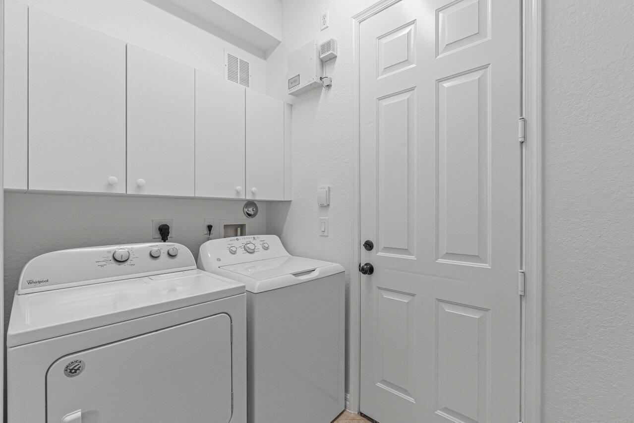 CARRIAGE POINTE TOWNHOMES PUD - Residential