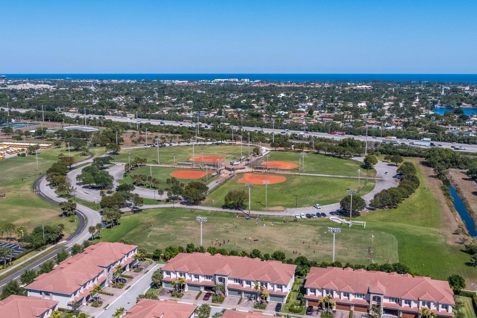 CARRIAGE POINTE TOWNHOMES PUD - Residential