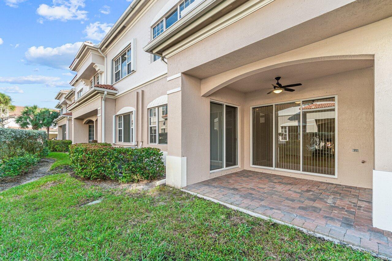 CARRIAGE POINTE TOWNHOMES PUD - Residential