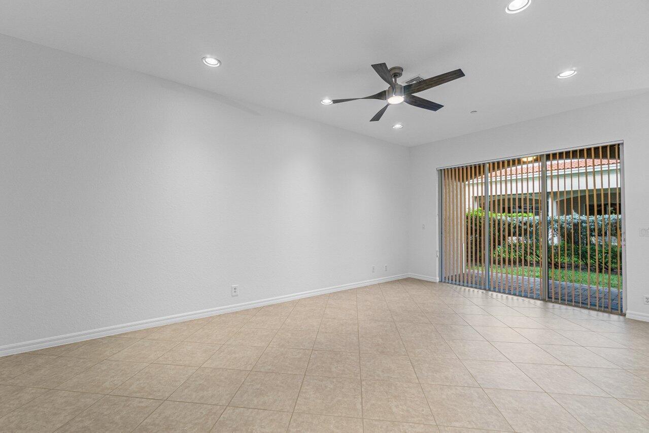 CARRIAGE POINTE TOWNHOMES PUD - Residential