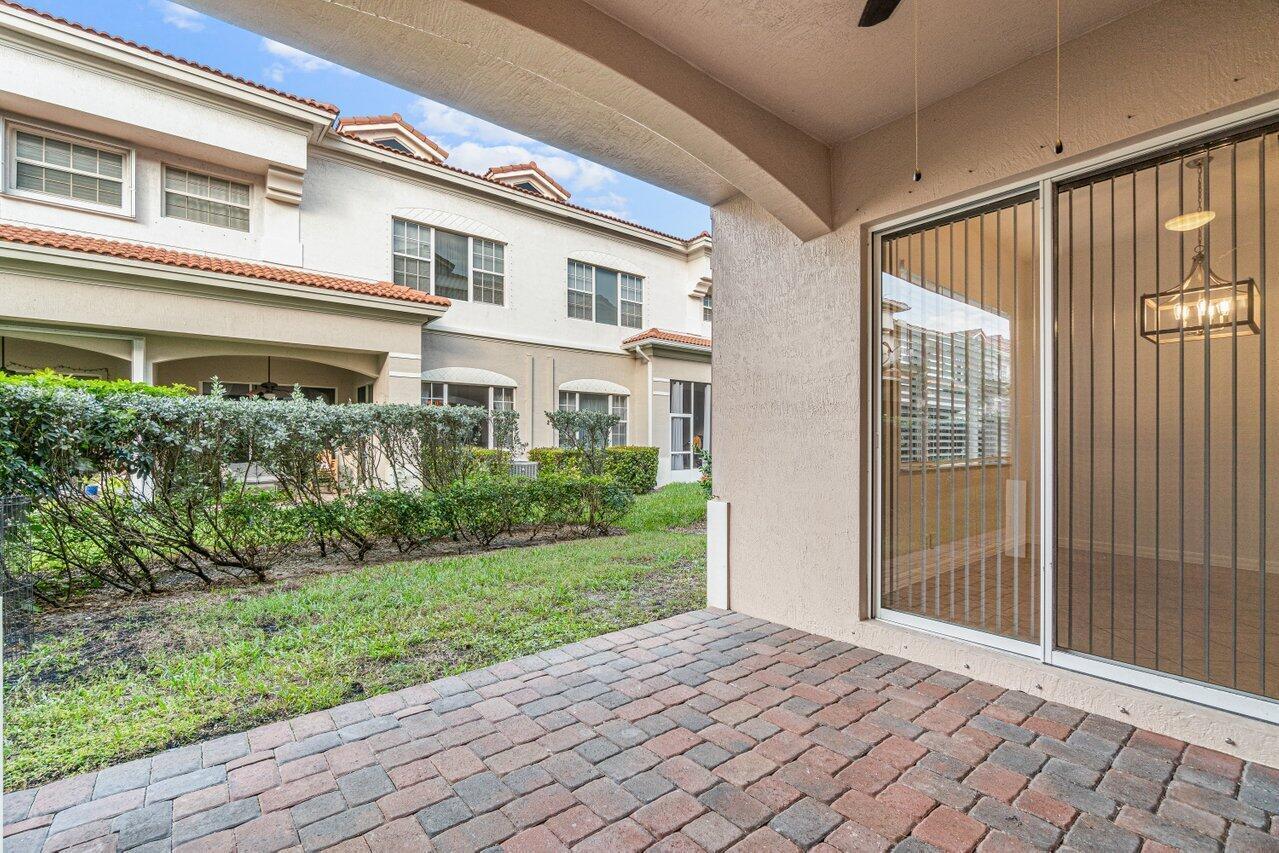 CARRIAGE POINTE TOWNHOMES PUD - Residential