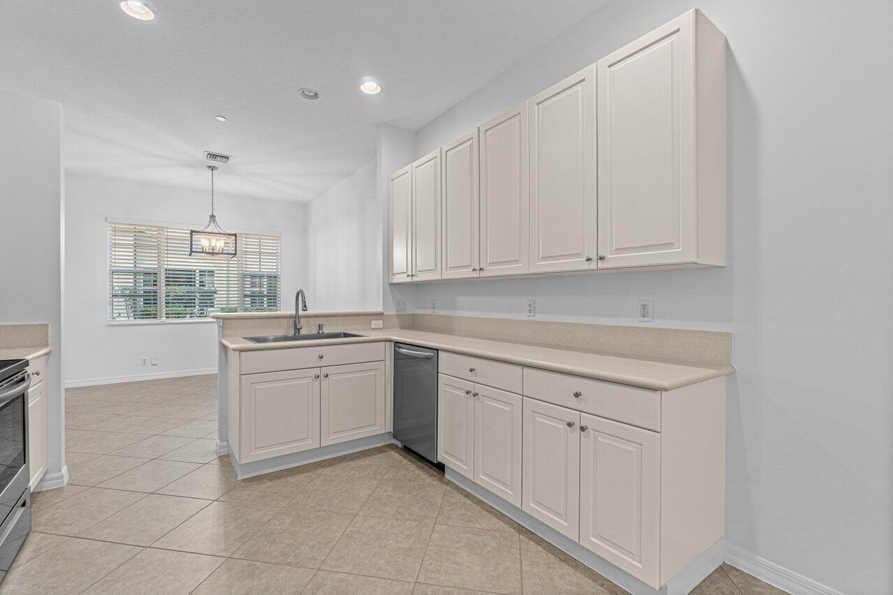 CARRIAGE POINTE TOWNHOMES PUD - Residential