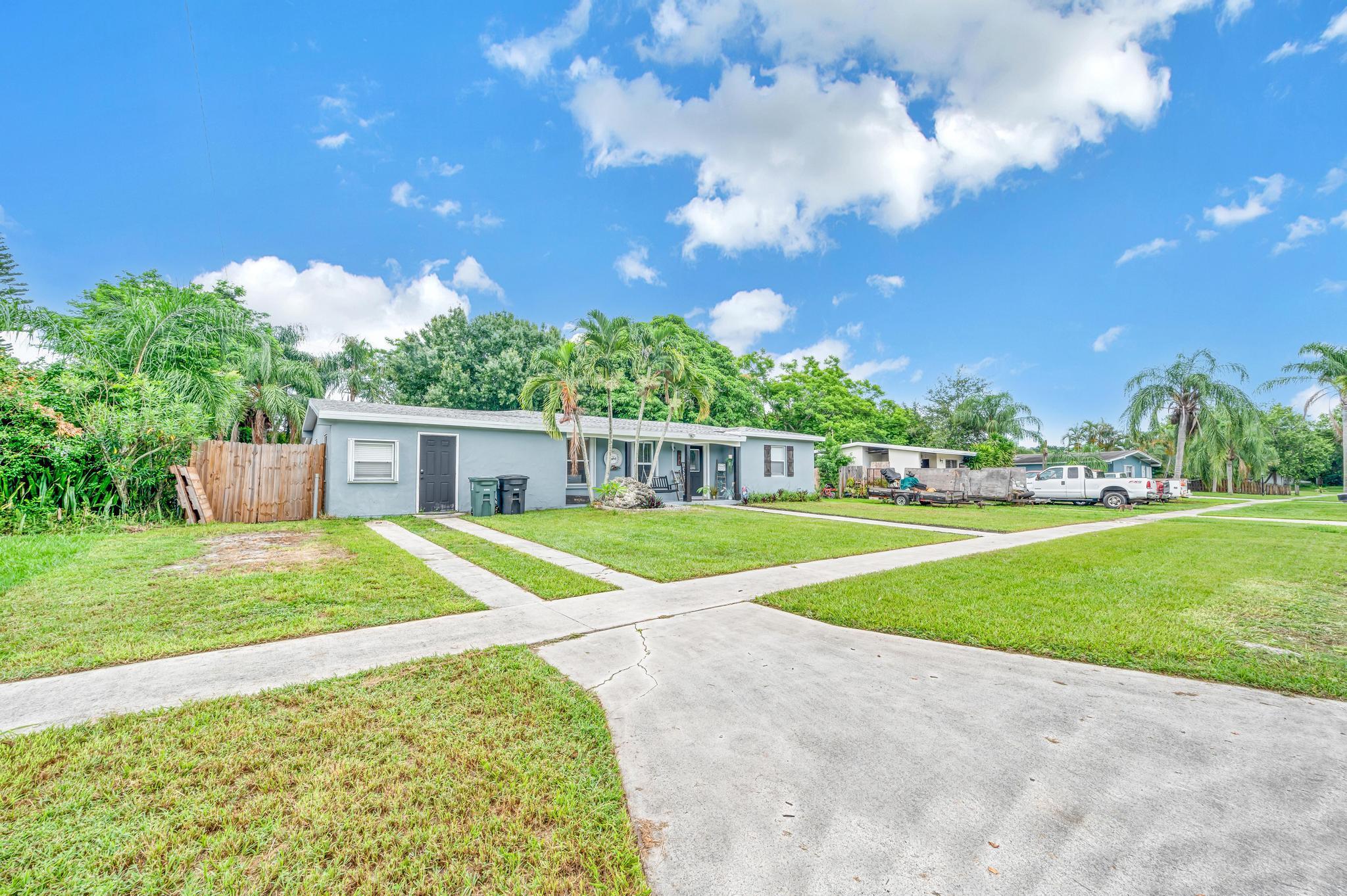 131 SE Castana Court