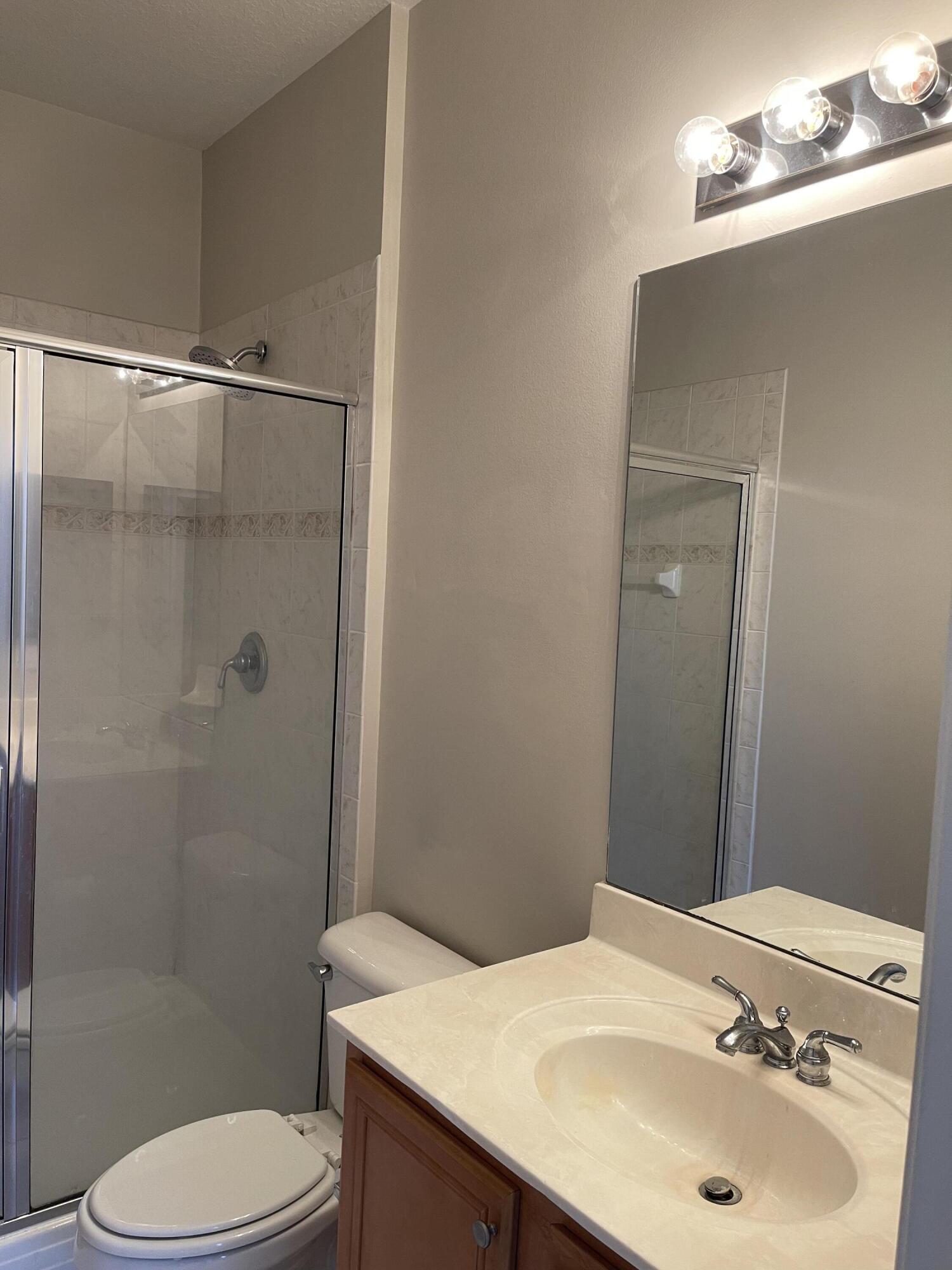 LEXINGTON LAKES - Residential Lease