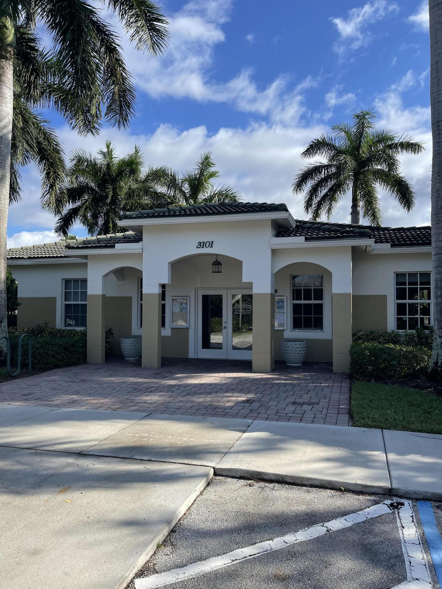 LEXINGTON LAKES - Residential Lease