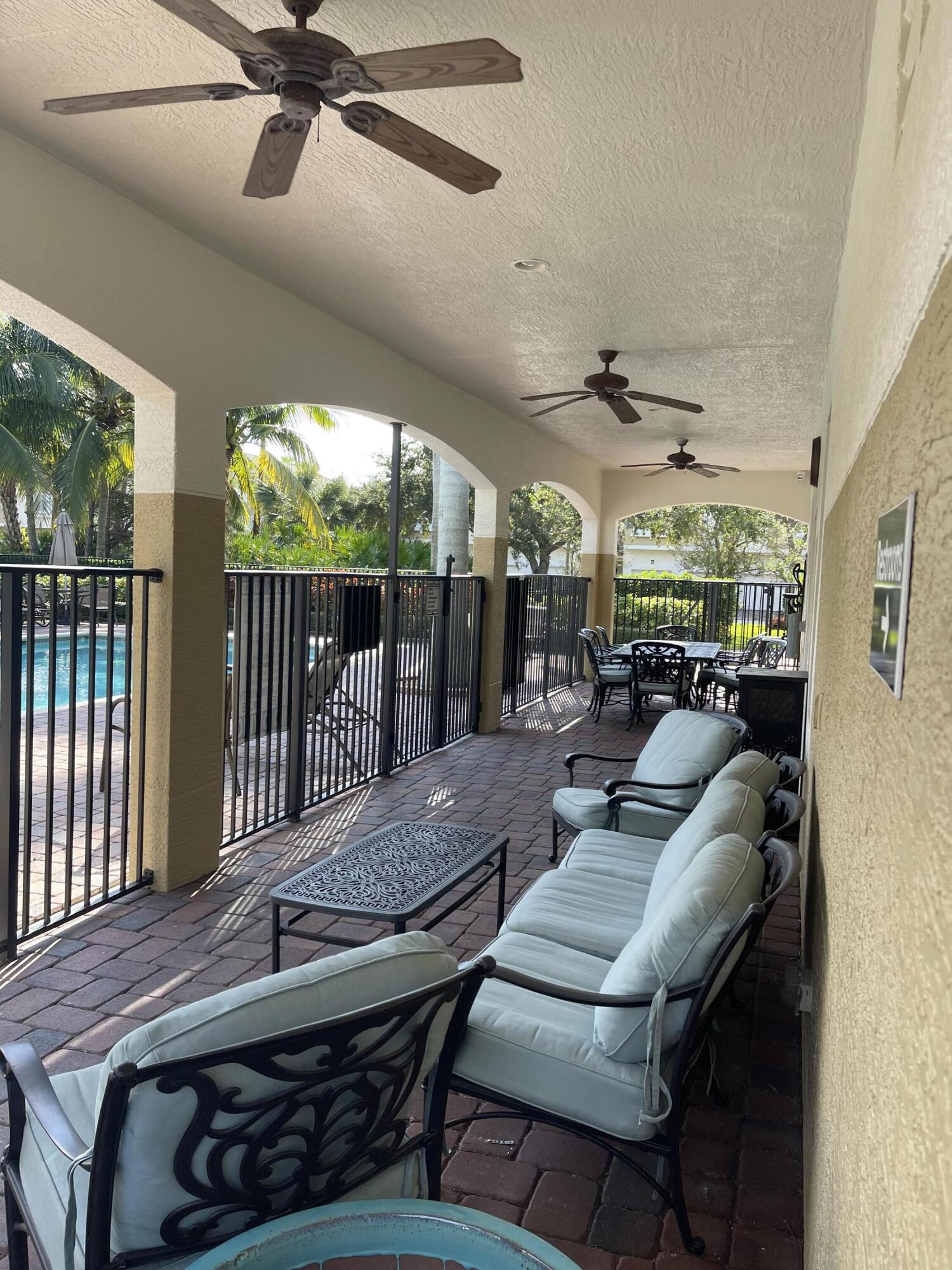 LEXINGTON LAKES - Residential Lease