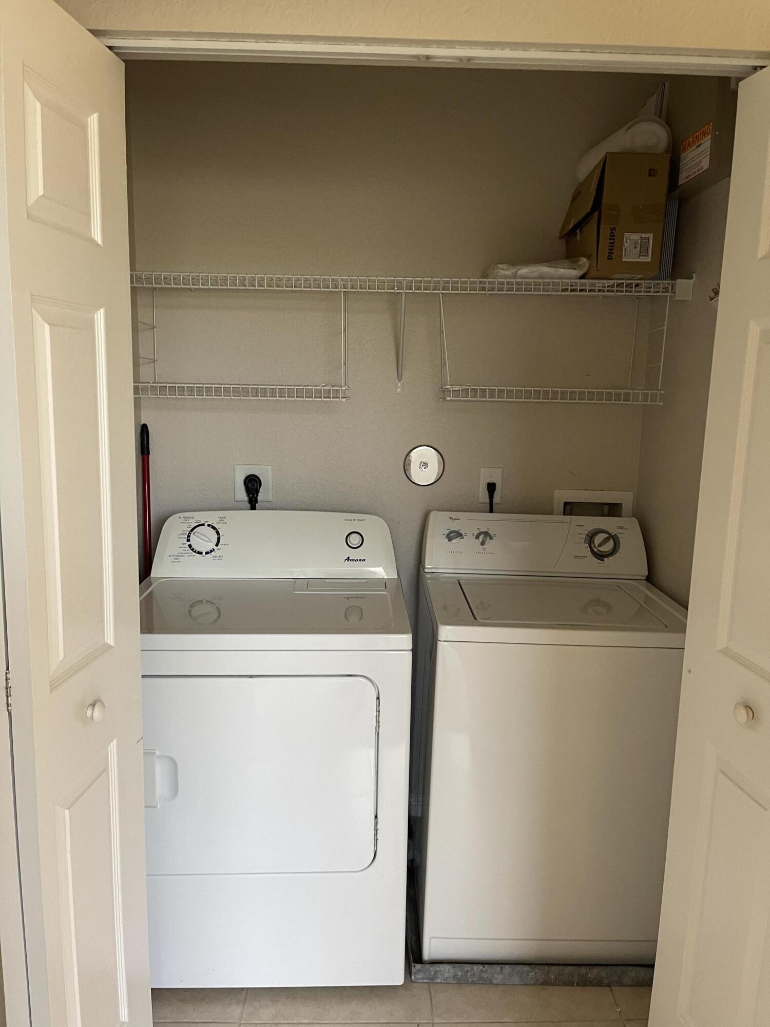 LEXINGTON LAKES - Residential Lease