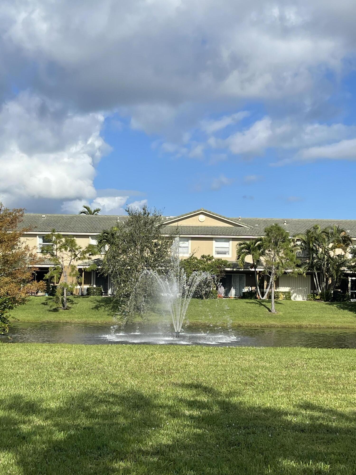 LEXINGTON LAKES - Residential Lease