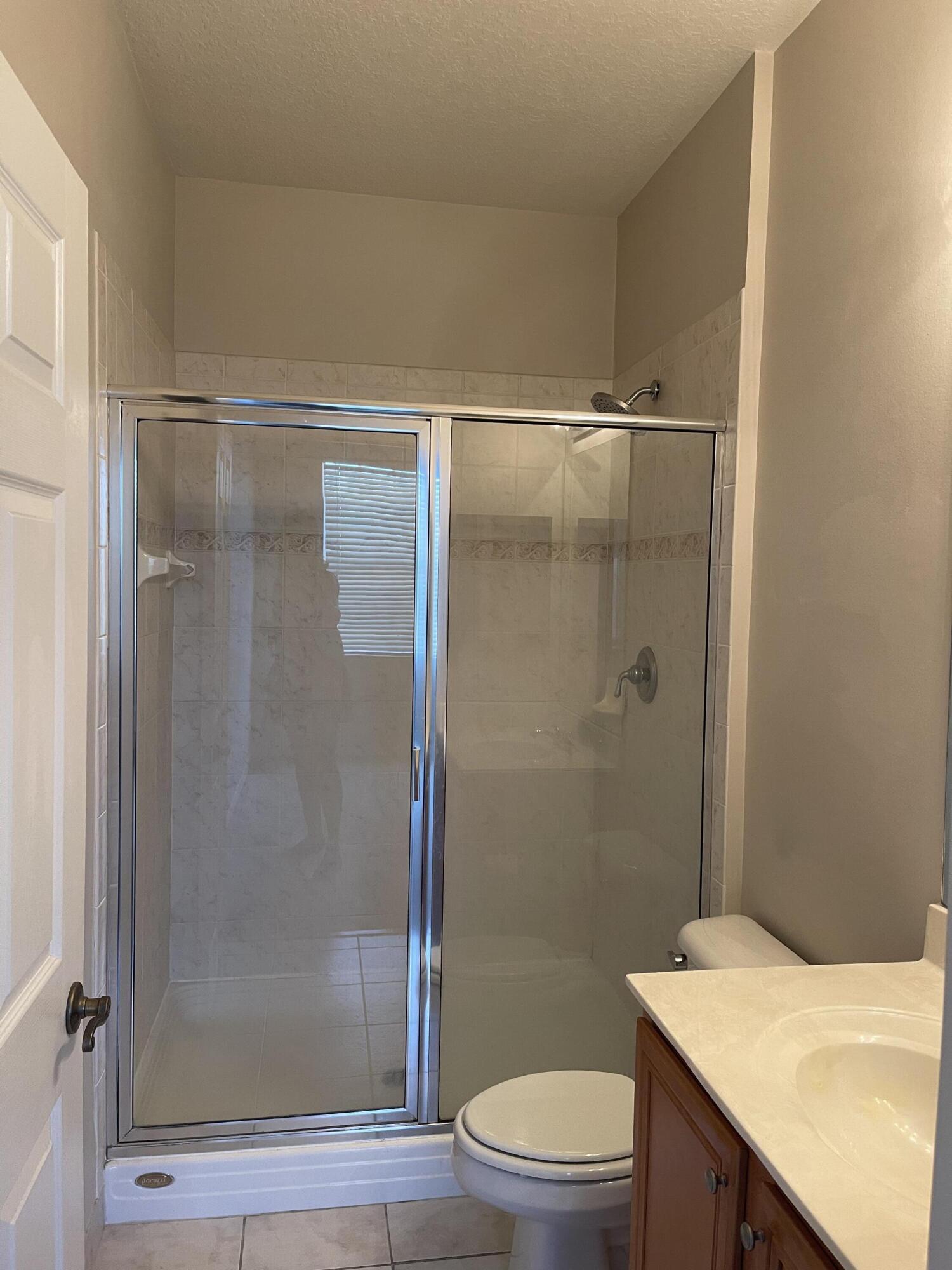 LEXINGTON LAKES - Residential Lease