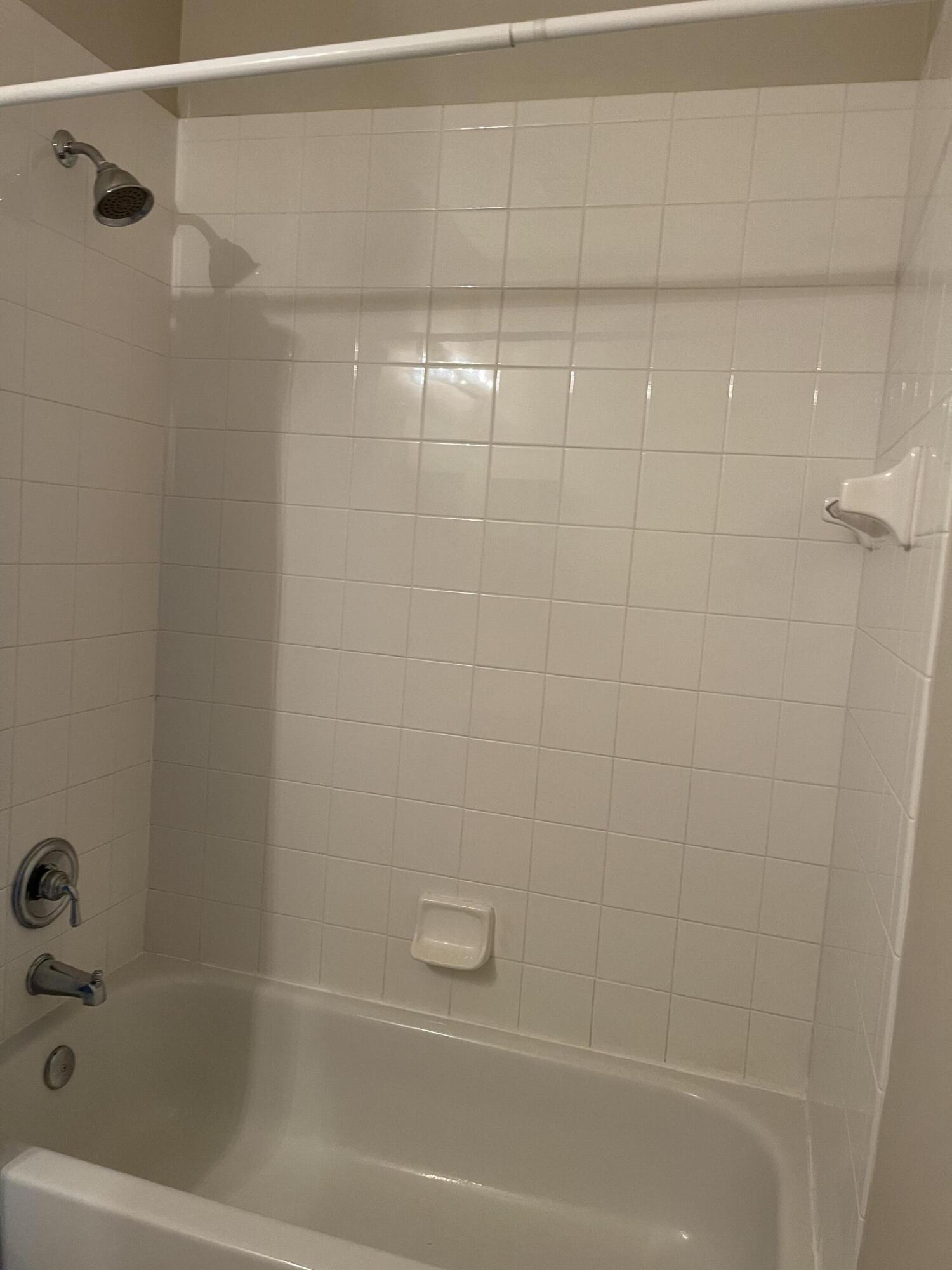 LEXINGTON LAKES - Residential Lease